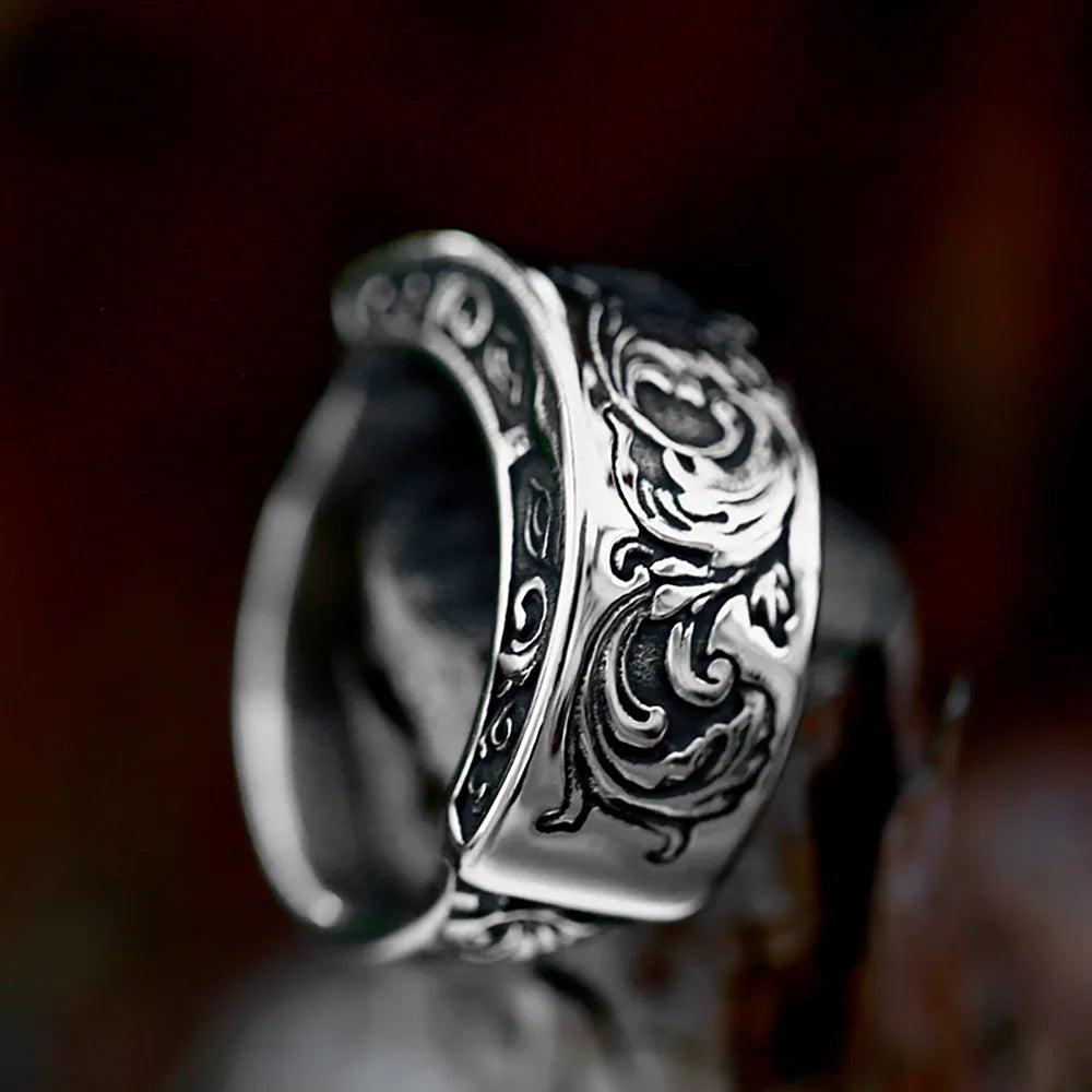 NOIR ORNATE RING