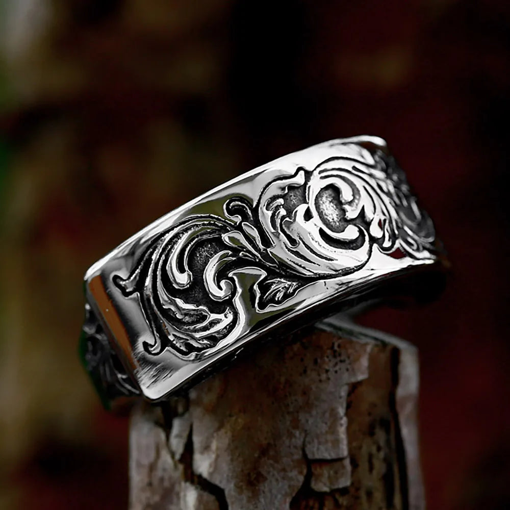 NOIR ORNATE RING