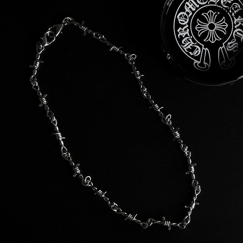 NOIR THORN CHAIN NECKLACE