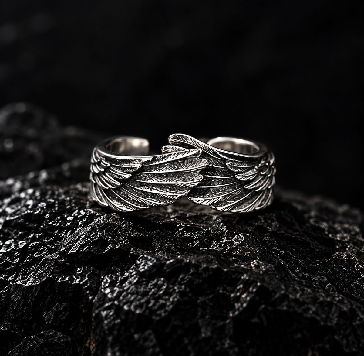 NOIR ANGEL WING RING